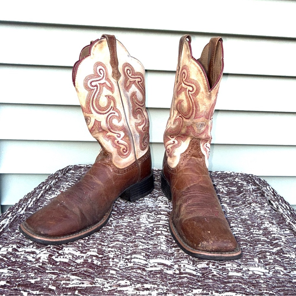 Ariat Beige and Cream Western Boots